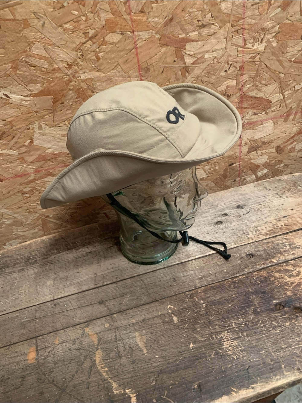 Hat in khaki brand Outdoor Research